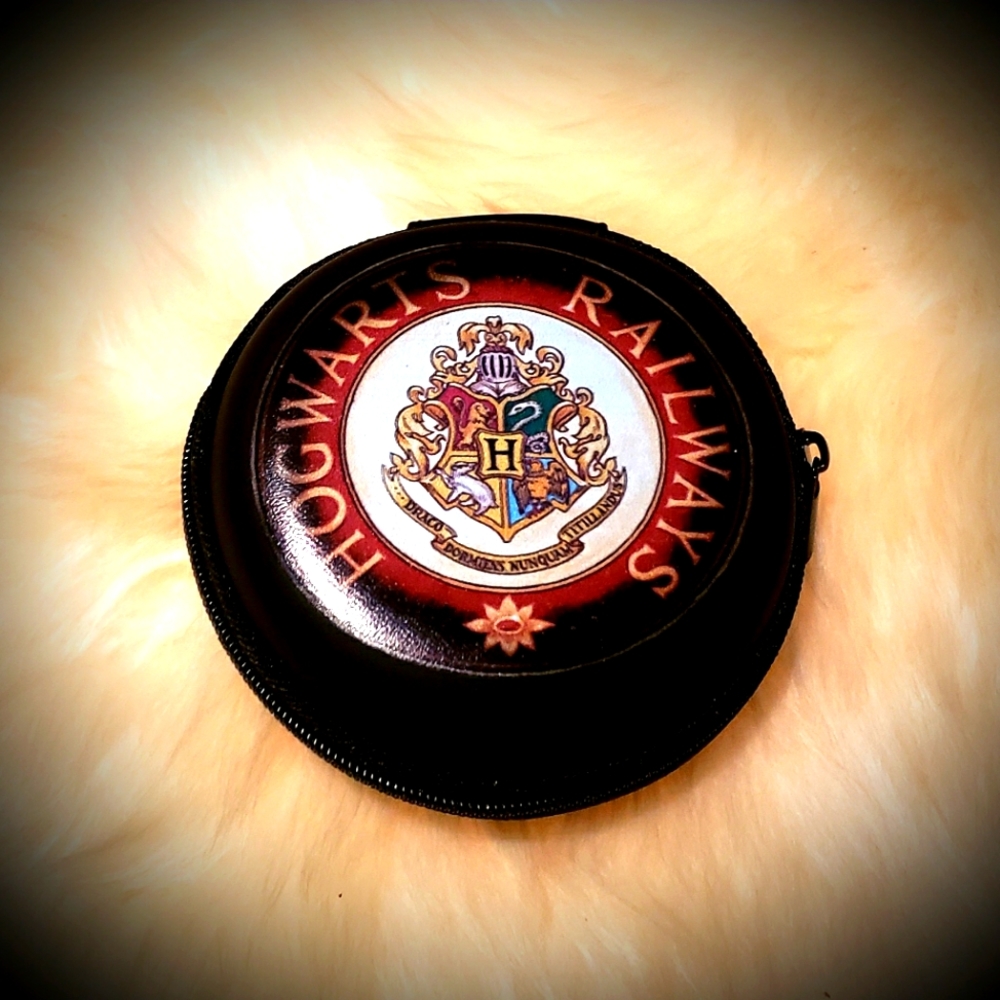 Harry Potter Hogwarts Railways Earbud Case